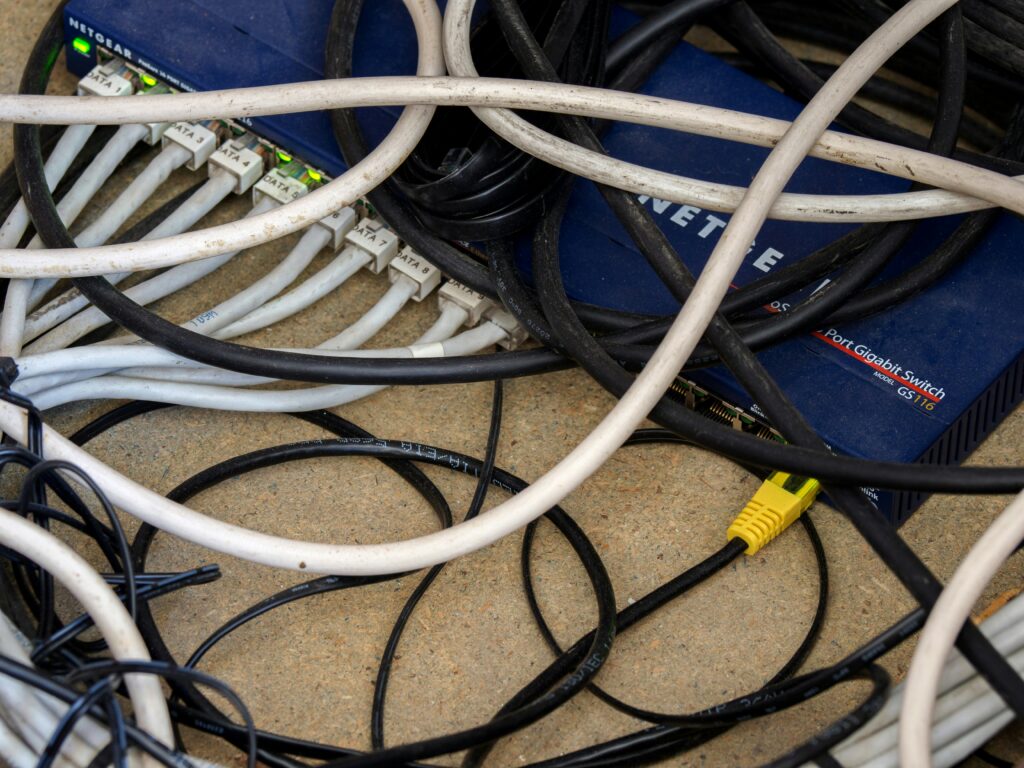 Cable Management Tips for Desk Organization
