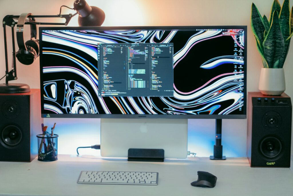 curved vs ultrawide comparison with experience monitor setup choice ergonomic